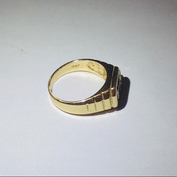 14K Solid Gold Mens Ring - Picture 2 of 3